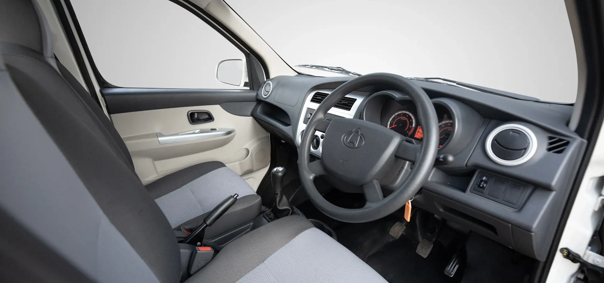 Star Truck (Single Cabin) Interior Exterior